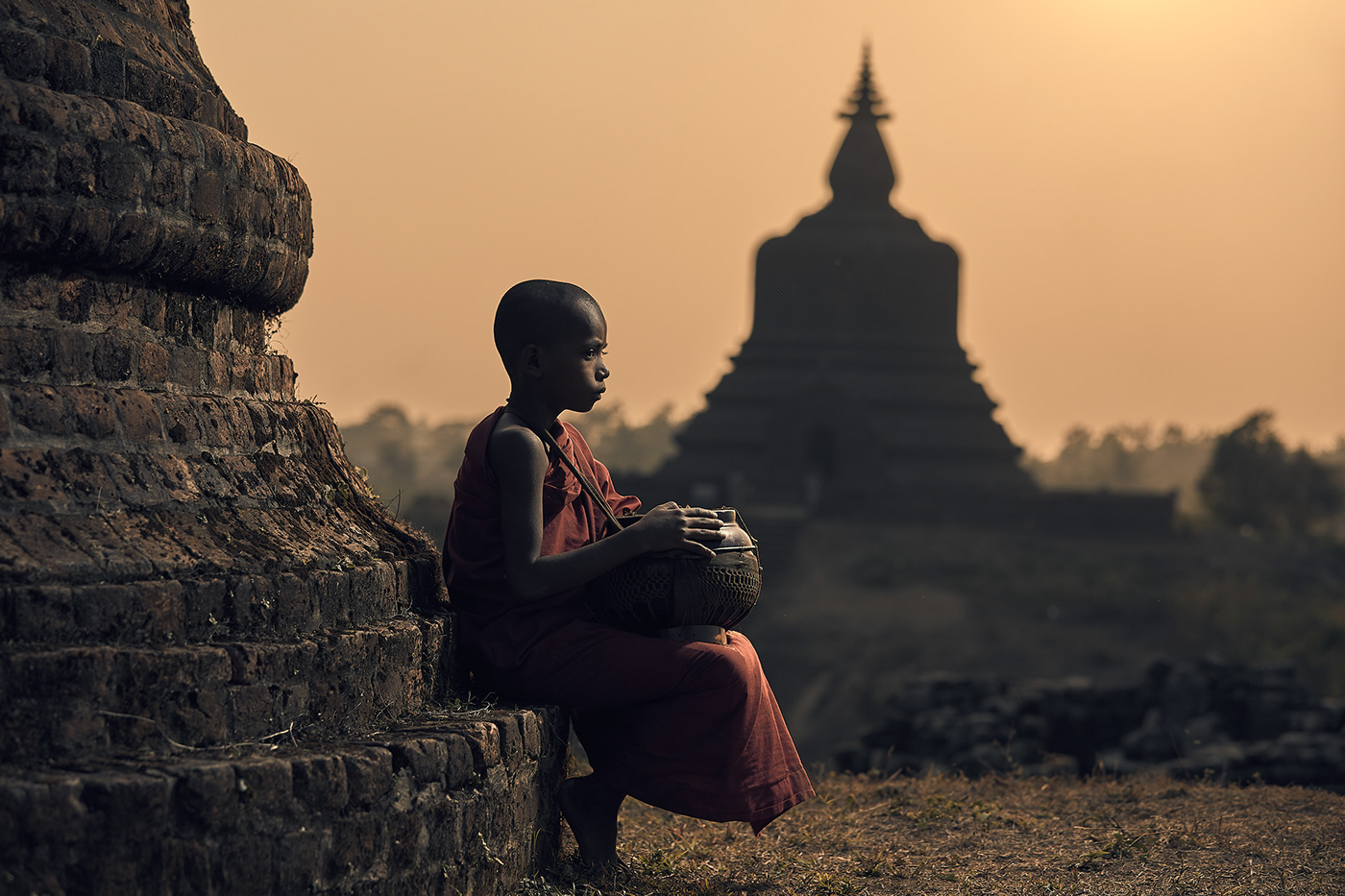 buddhism myanmar burma cinematic color grade portrait monk storytelling   asia Story telling