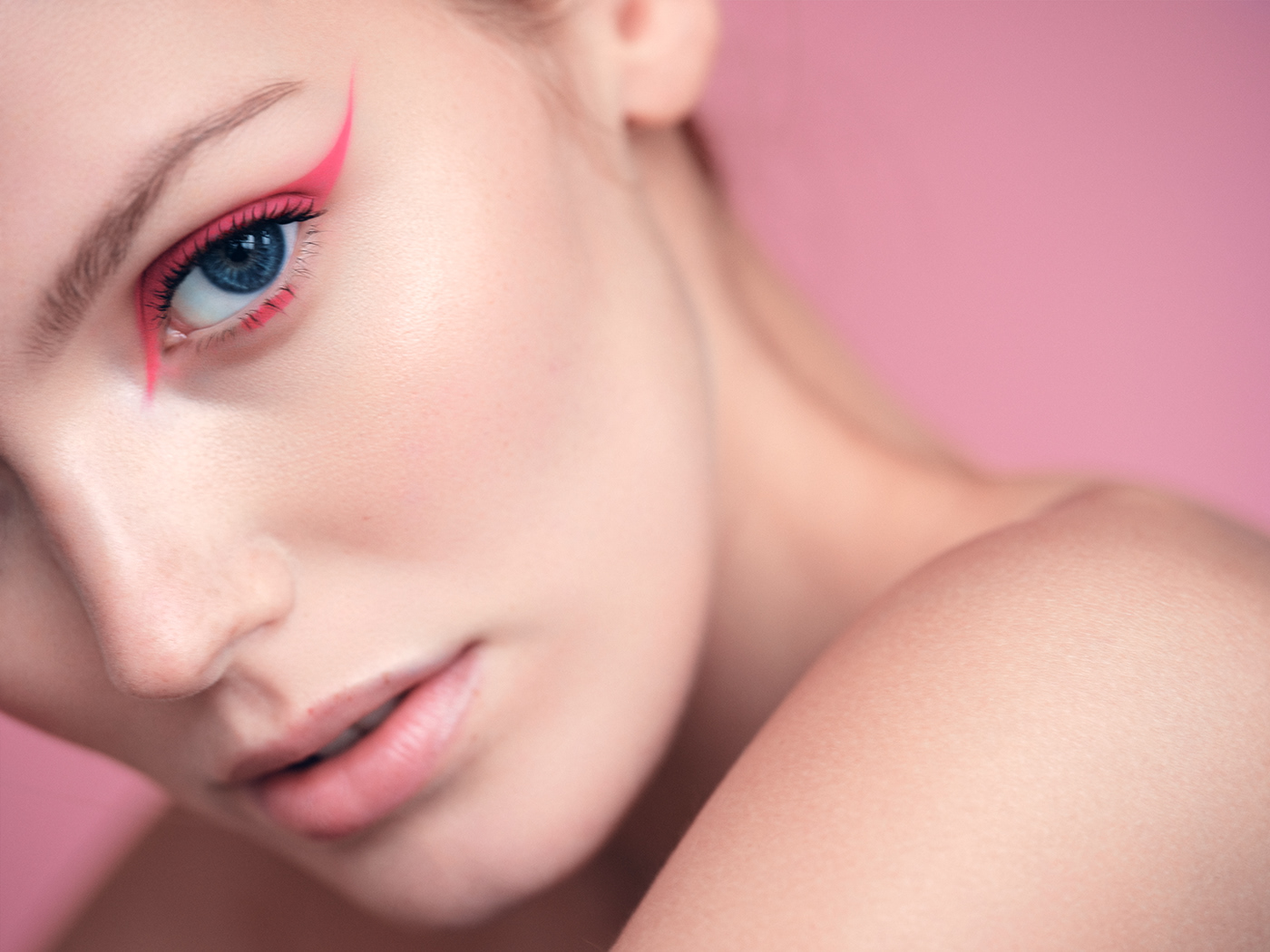 beauty retouch Post Production color makeup pink black and white portrait color grading