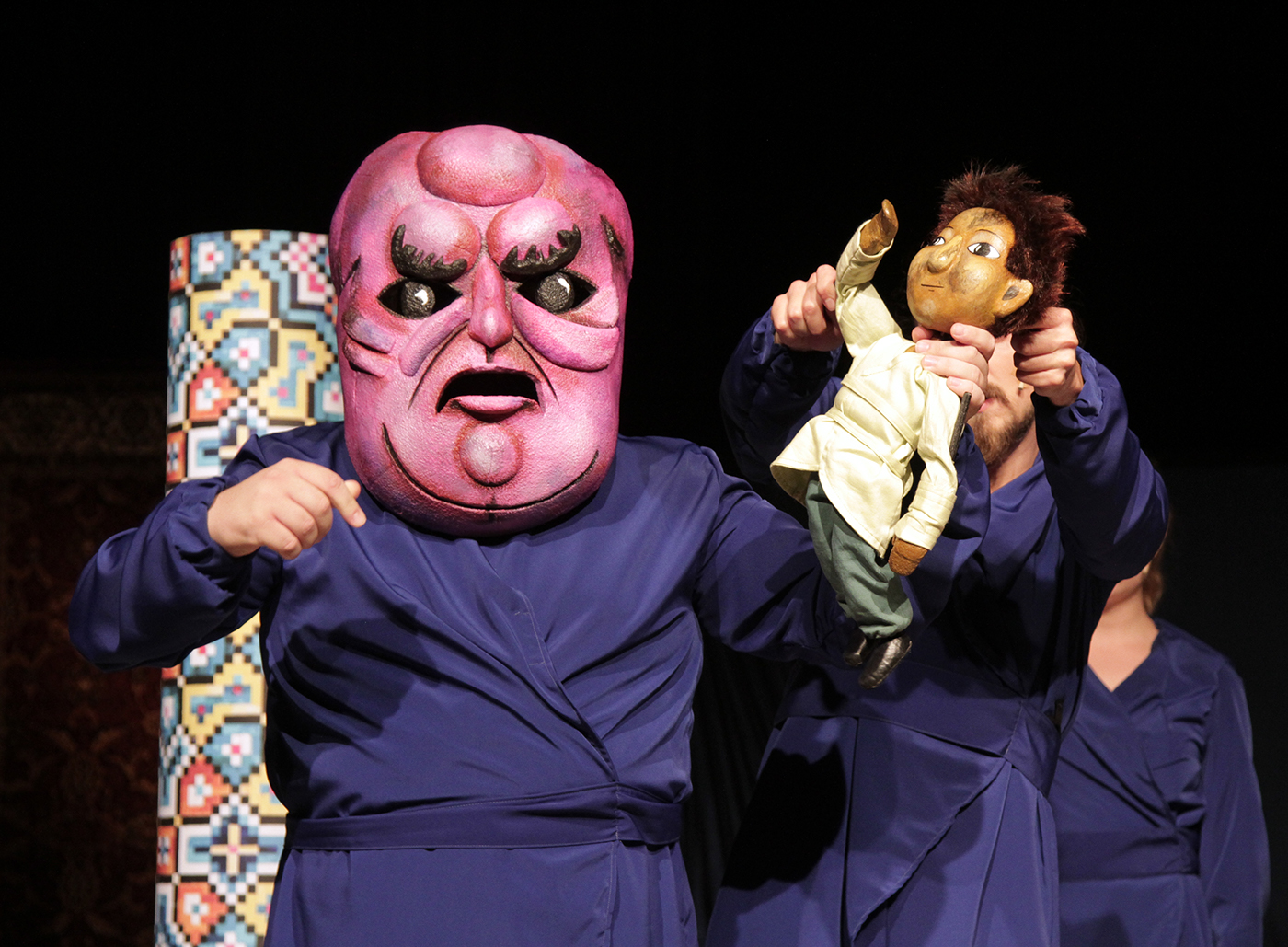 The Golden Paintbrush puppets mask Theatre setdesign set