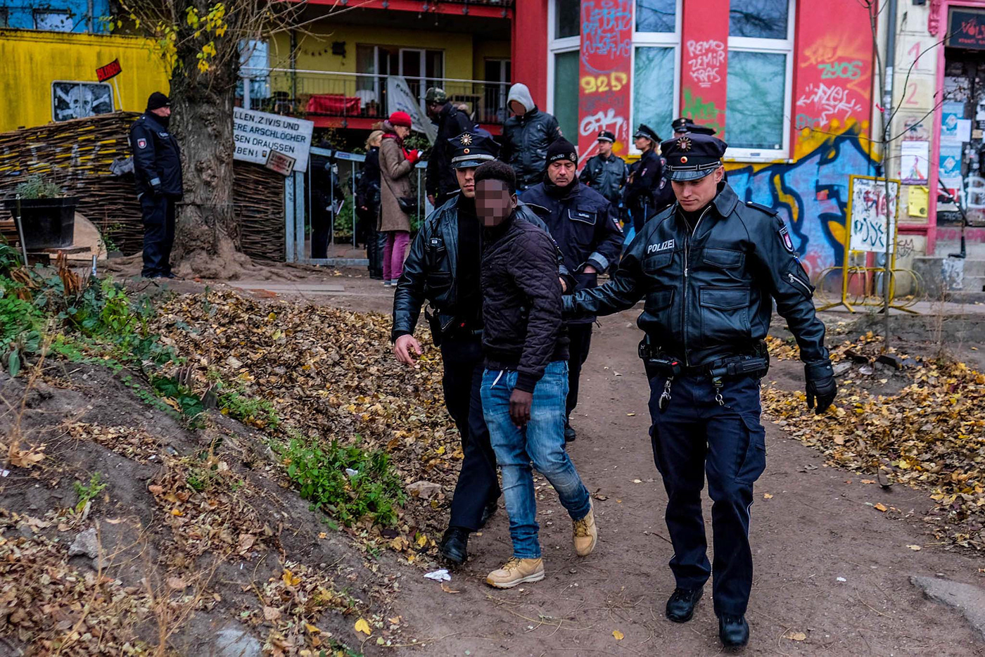 Festnahmen st.pauli HAFENSTRAßE polizei DROGENRAZZIA razzia lka LANDESKRIMINALAMT drogen