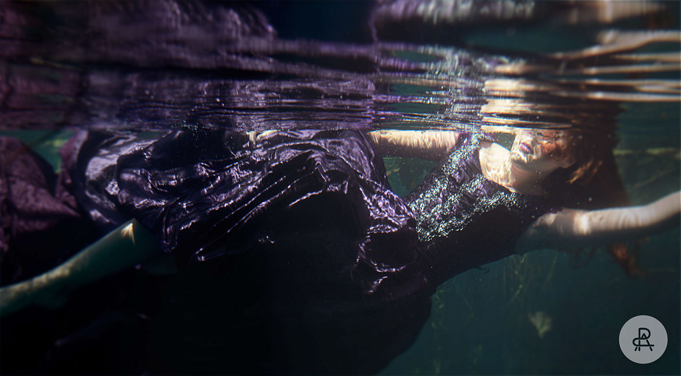 Photography  underwater female