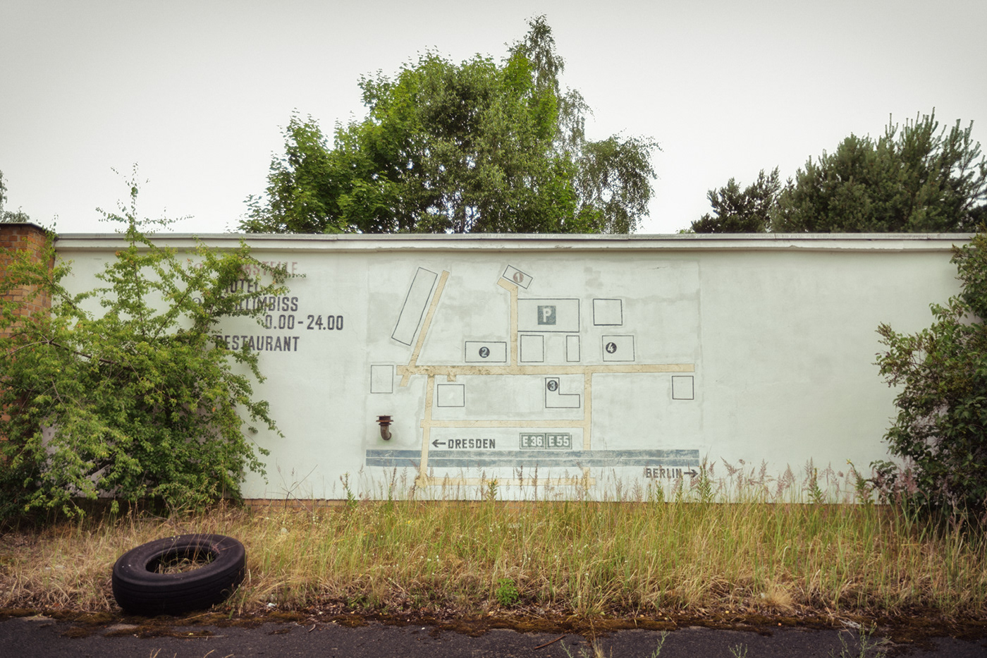 abandoned urbex decay business gas station disused desolation drabness Brandenburg melancholia