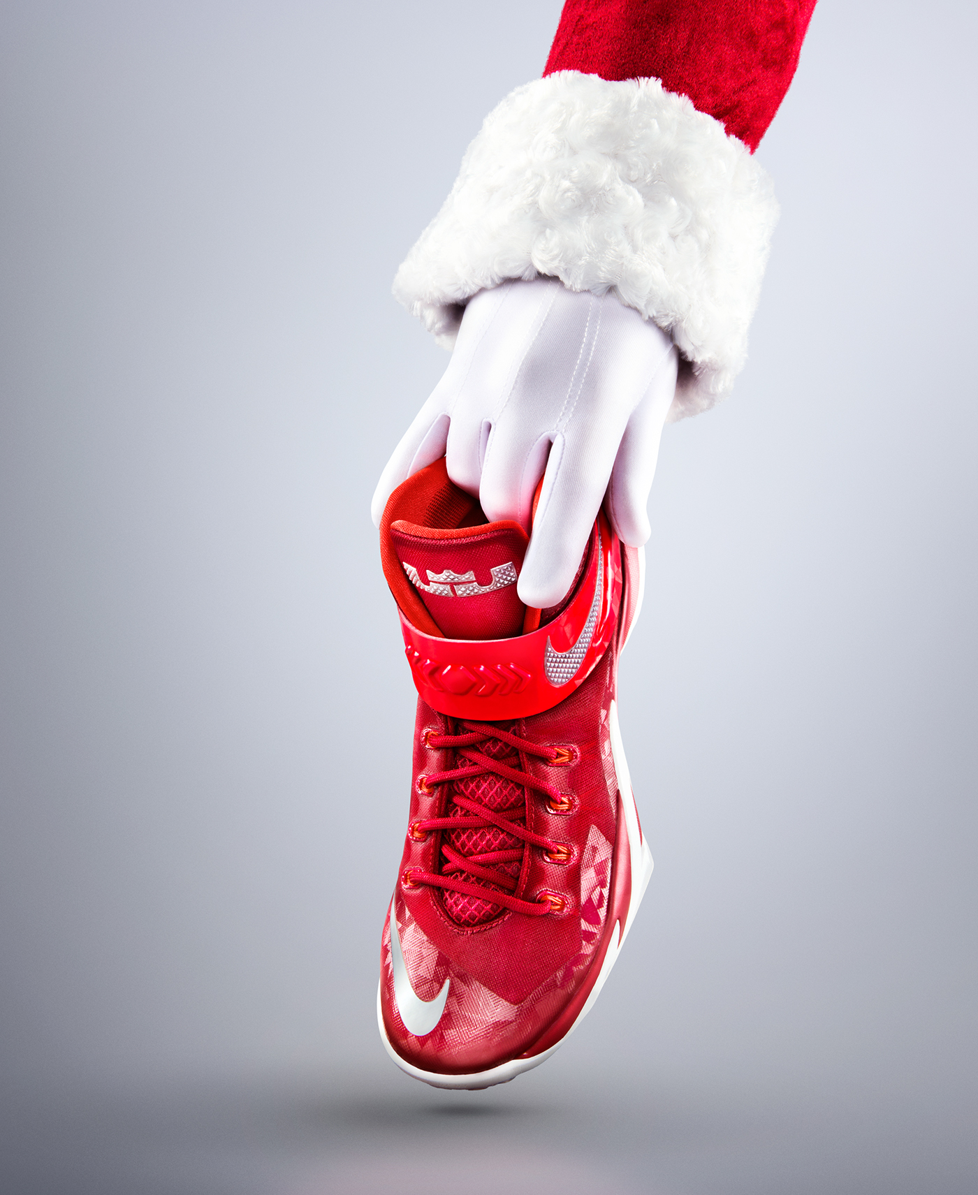 Nike LeBron Durant james Christmas santa Grinch magazine Holiday