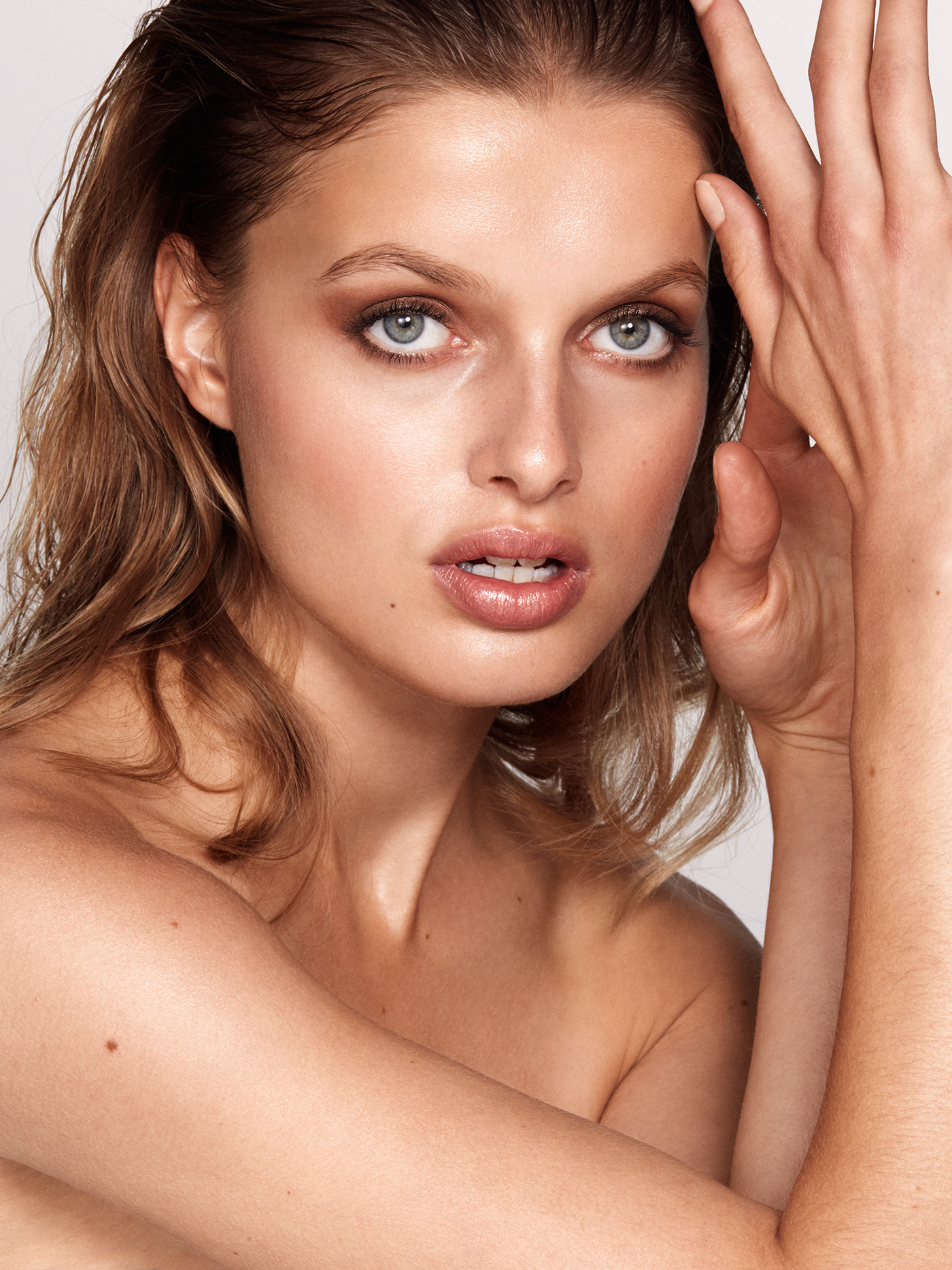 model photographer hamburg beauty girl skincare nude BeautyPhotographer retoucher campaign