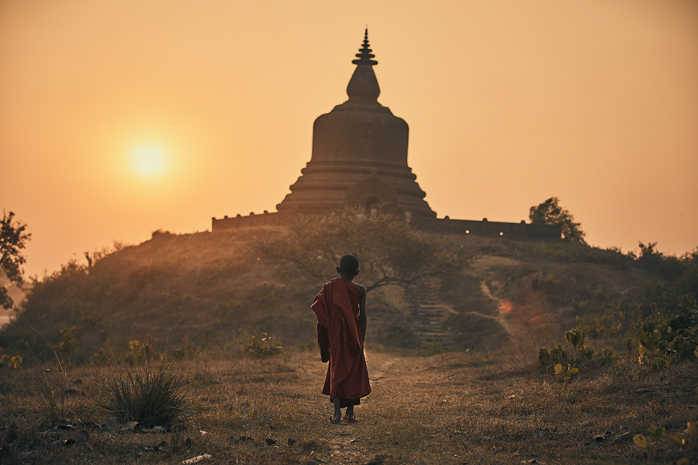 buddhism myanmar burma cinematic color grade portrait monk storytelling   asia Story telling