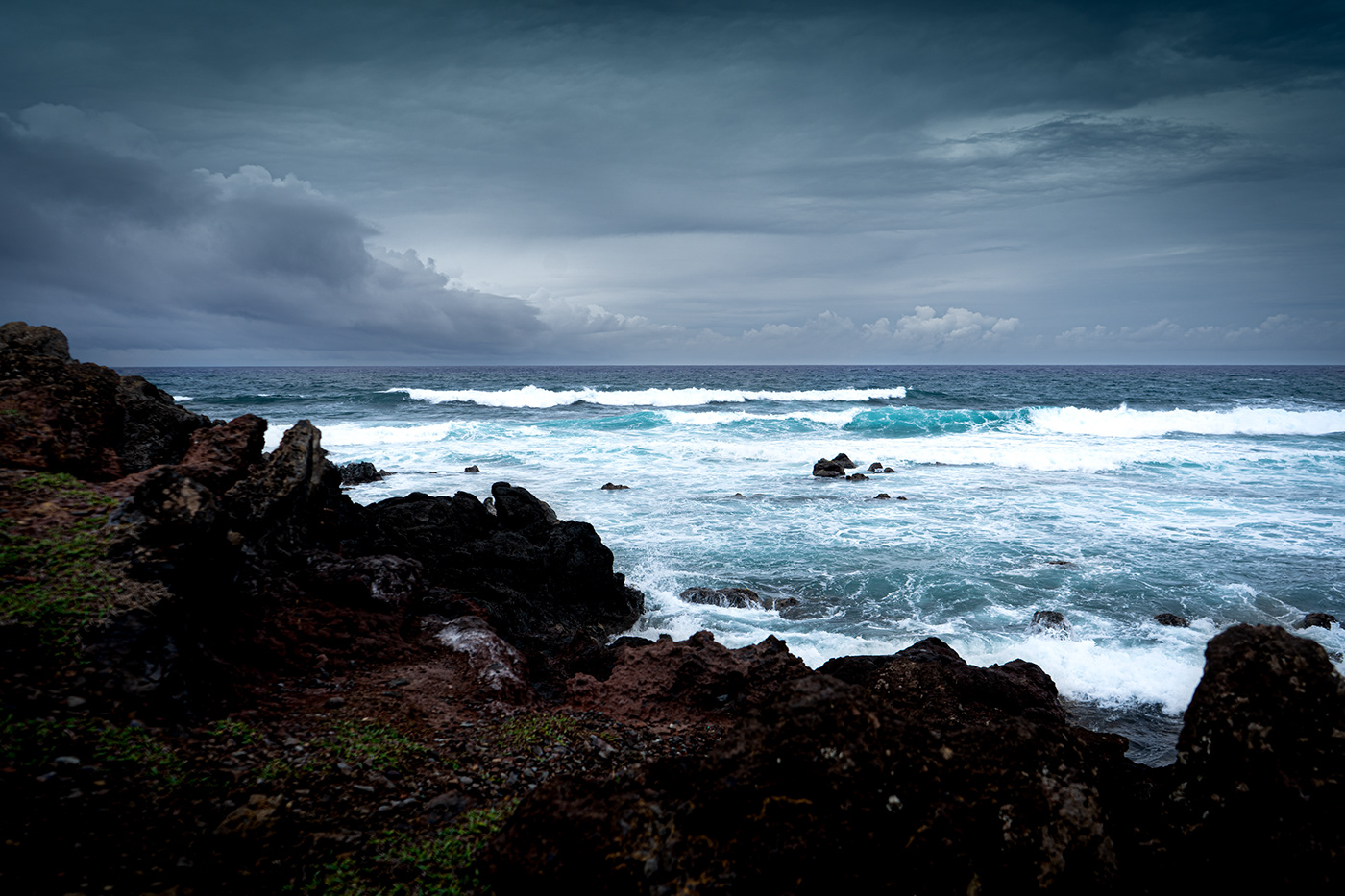 Landscape rapa nui easter island isla de pascua chile acantilado storm Costa oceano pacifico tormenta