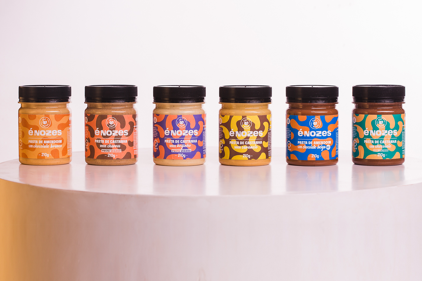 branding  graphic design  Packaging emabalagem pasta de amendoim peanut butter nuts é nozes identidade visual rótulo