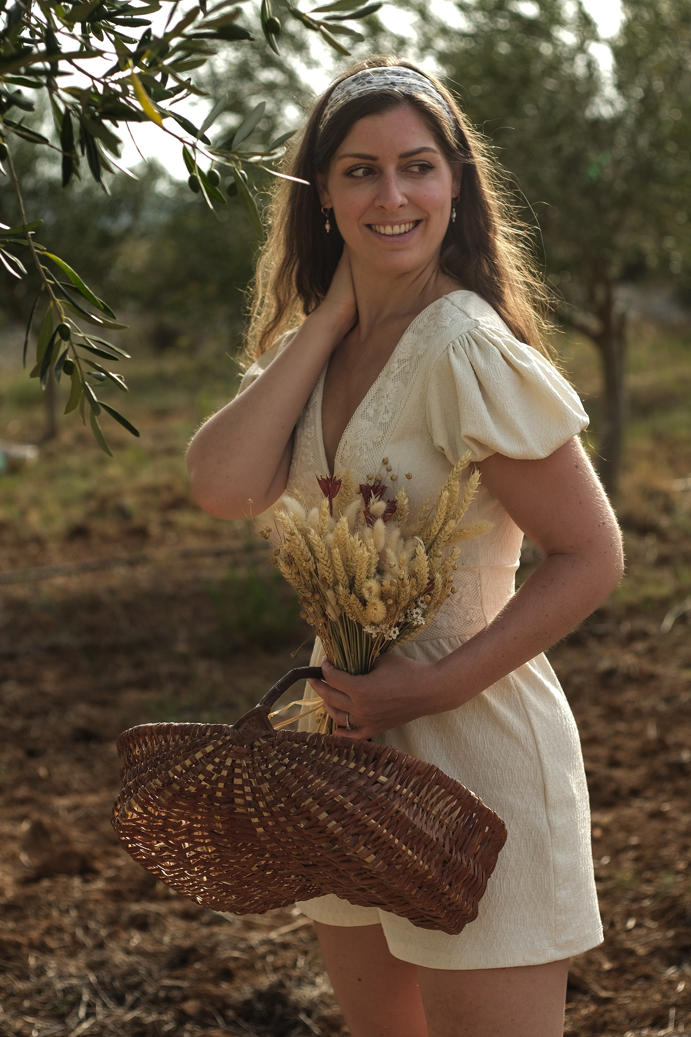 champs été france model Nature oliviers photoshoot Provence woman