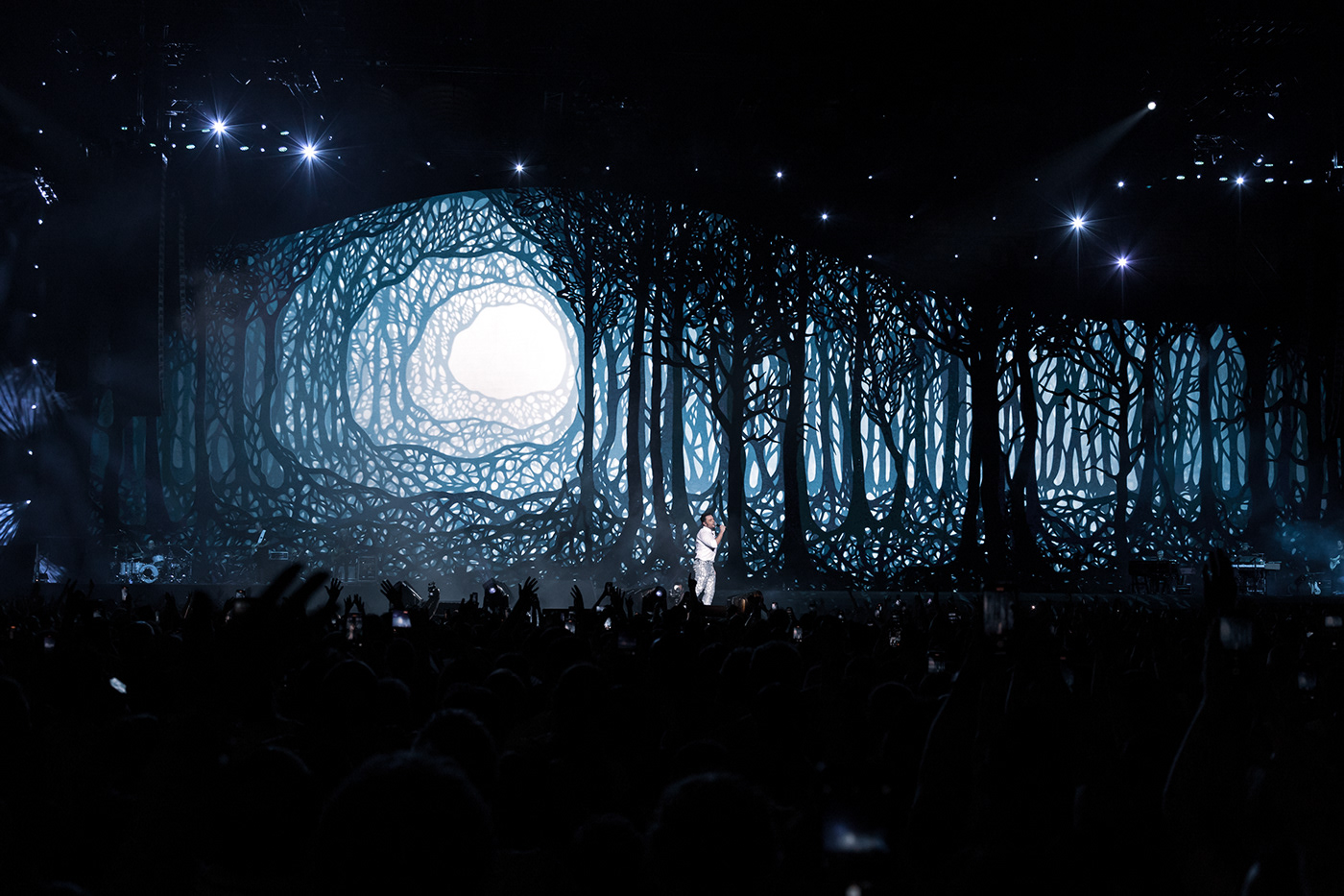 Tiziano Ferro music live show 3d motion visual art direction  visual identity animation  after effects 3d animation