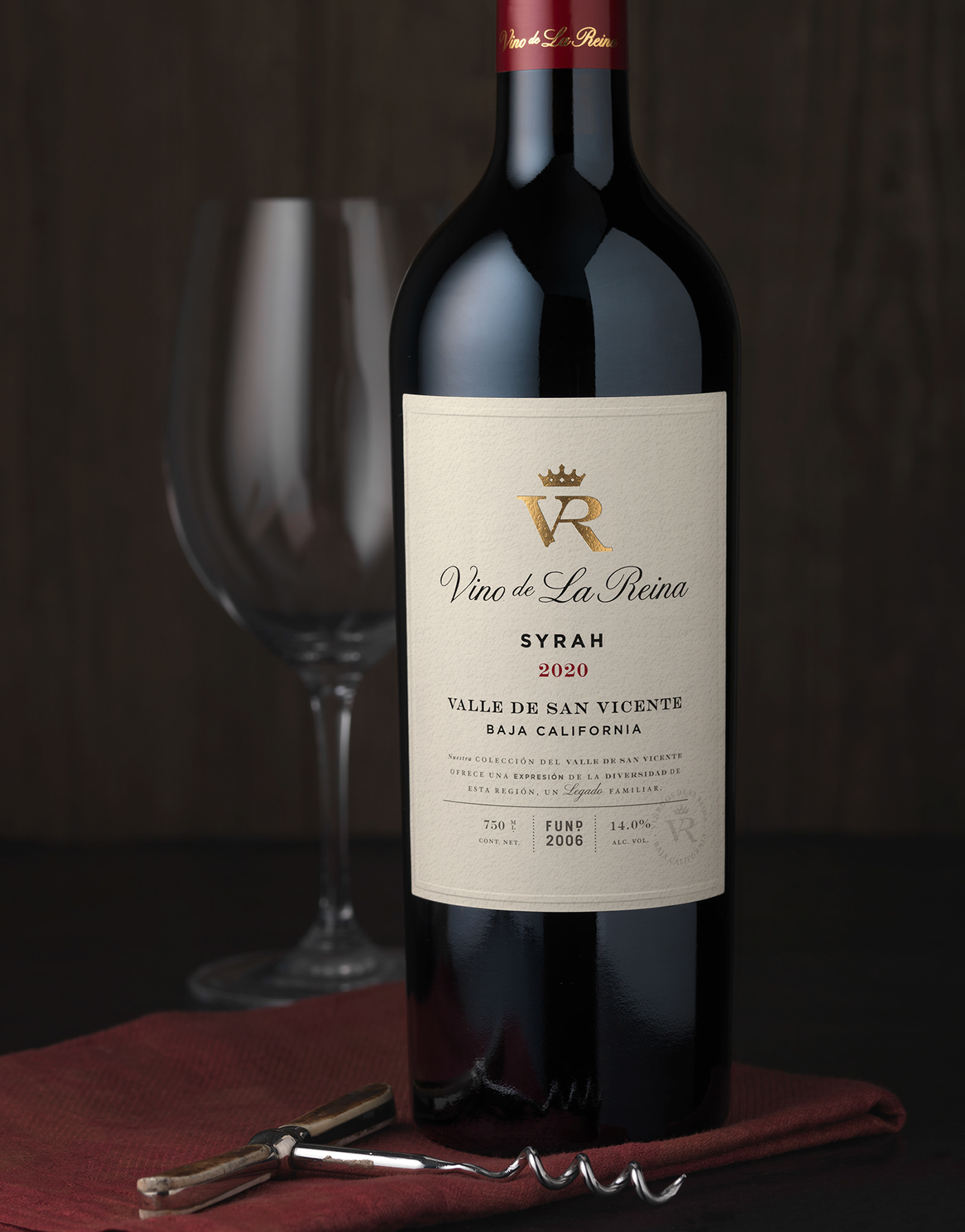 baja CF Napa gold foil mexico Viñedos de La Reina Viño de La Reina vr Wine Packaging wine redesign