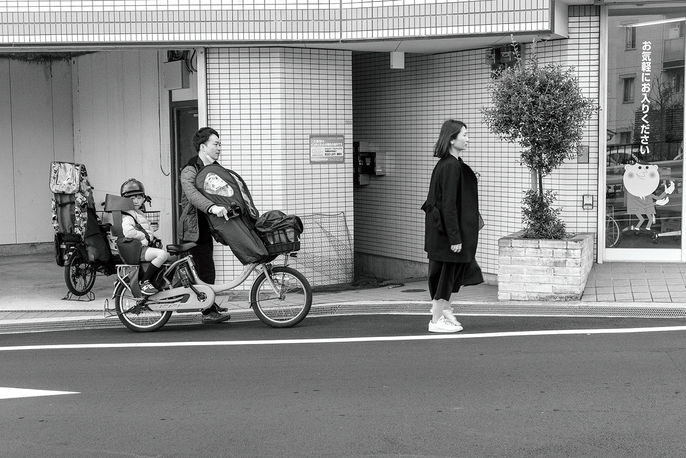 black and white monochrome street photography Street japan osaka prefecture