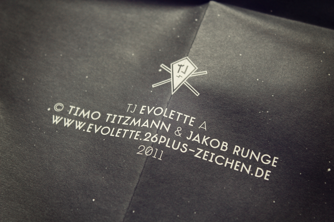 font Typeface typo specimen TJ Evolette A Evolette Timo Titzmann Jakob Runge Booklet poster geometric