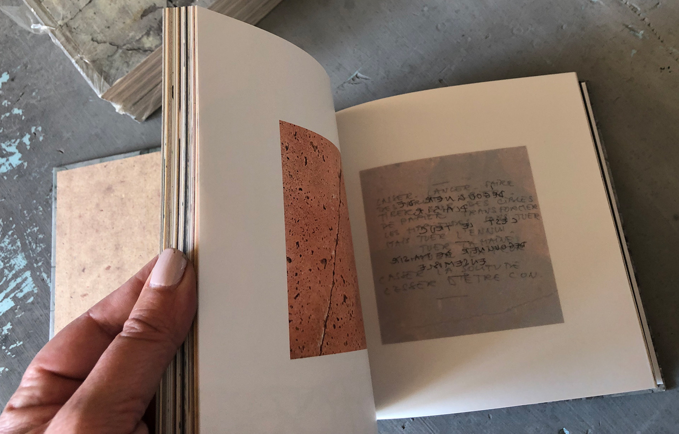 livre objet art encre flottée Plâtre livre d'art craft découpe inserts Papier calque reprographie