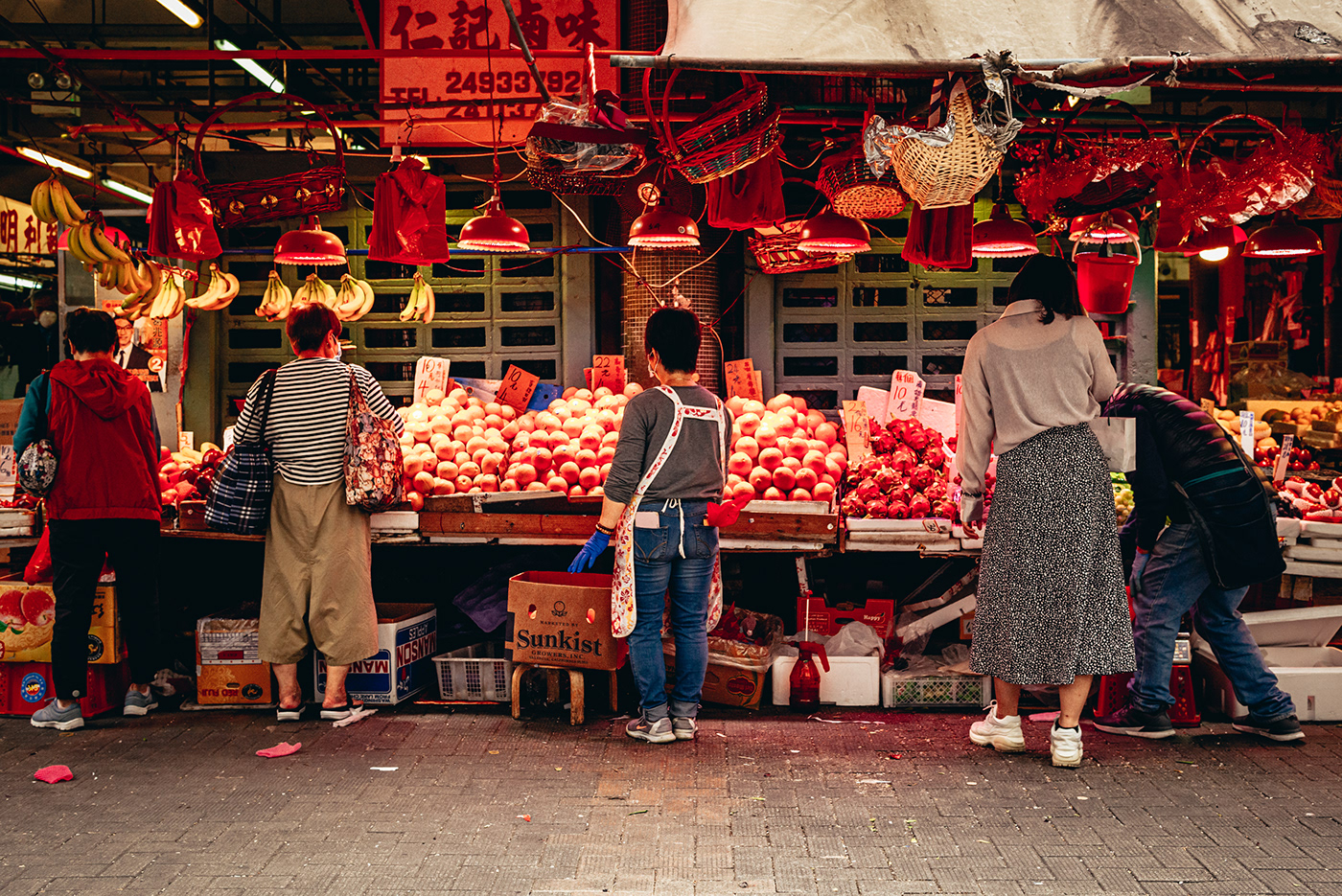 asia city fruit market Hong Kong Leica M240 market street photography
