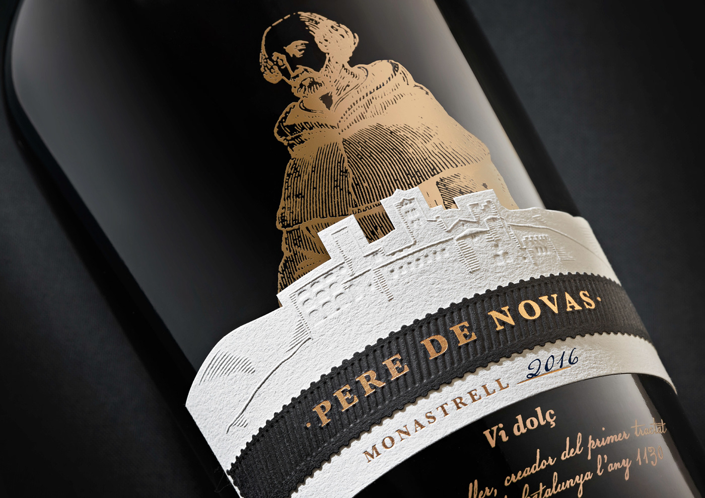 branding  bulldogstudio design gold oro Packaging premium stamping vino wine