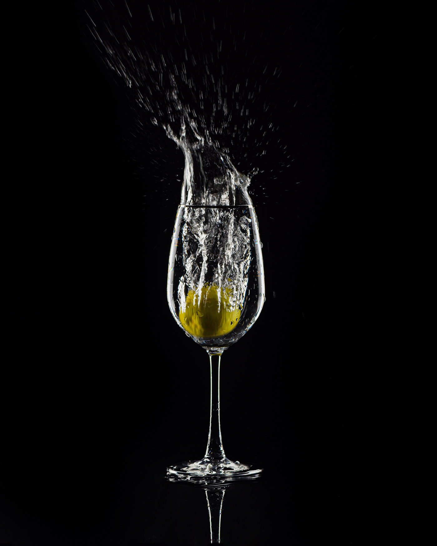 Advertising  Canon lightroom photographer Photography  photoshoot Product Photography splash wine glass