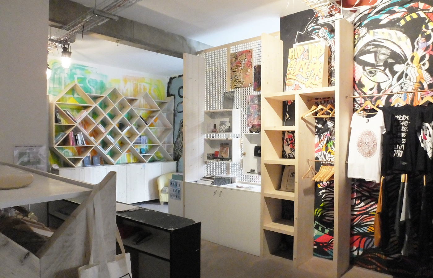 flexible identity evolutive modular art Exhibition  center Paris color colorfull