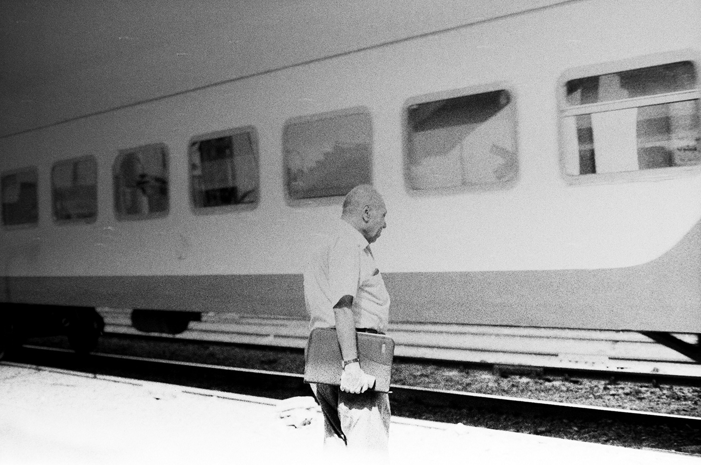 analog photography film photography expired film black and white 35mm 35mm analog camera film portrait canon ae-1 Illford