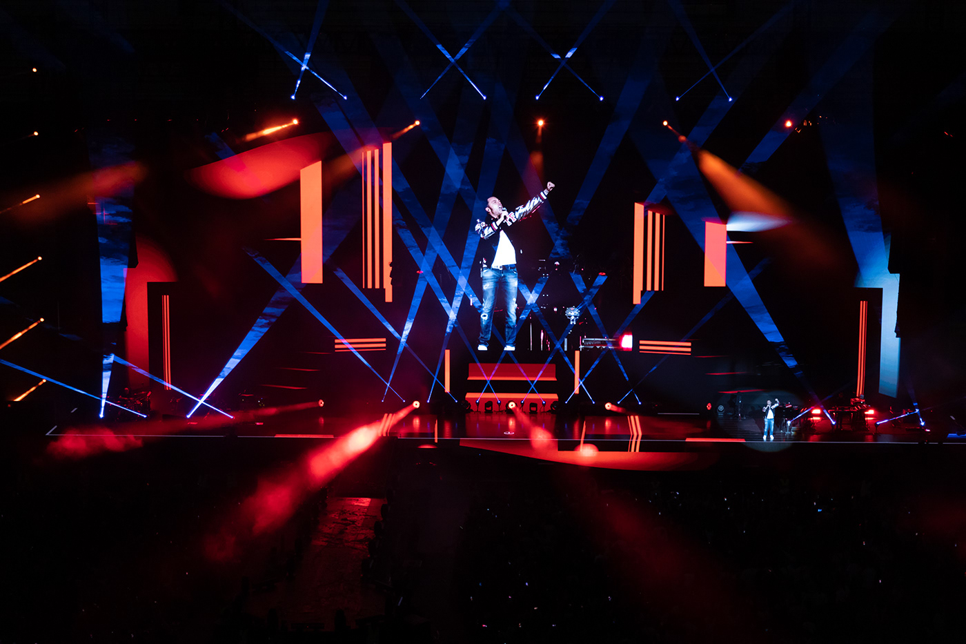 Tiziano Ferro music live show 3d motion visual art direction  visual identity animation  after effects 3d animation