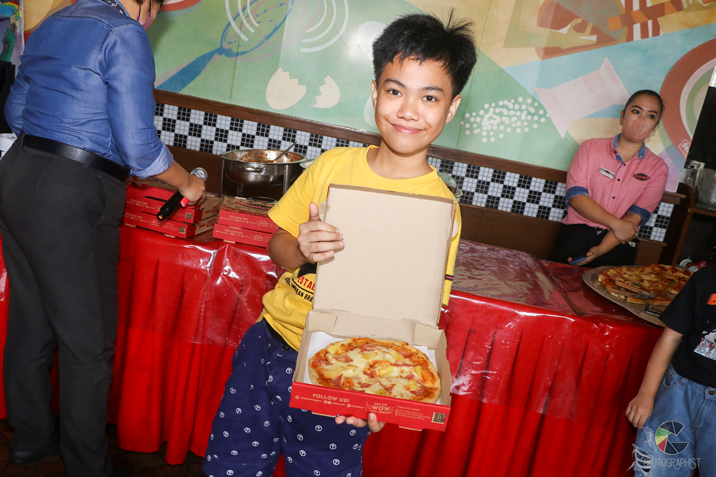 kids Pizza Birthday activity Workshop pizzamakingcontest Shakeyspizza