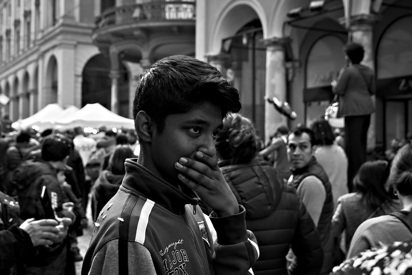 black and white bnw bologna candid daily life Italy monochrome Photography  Street street photography