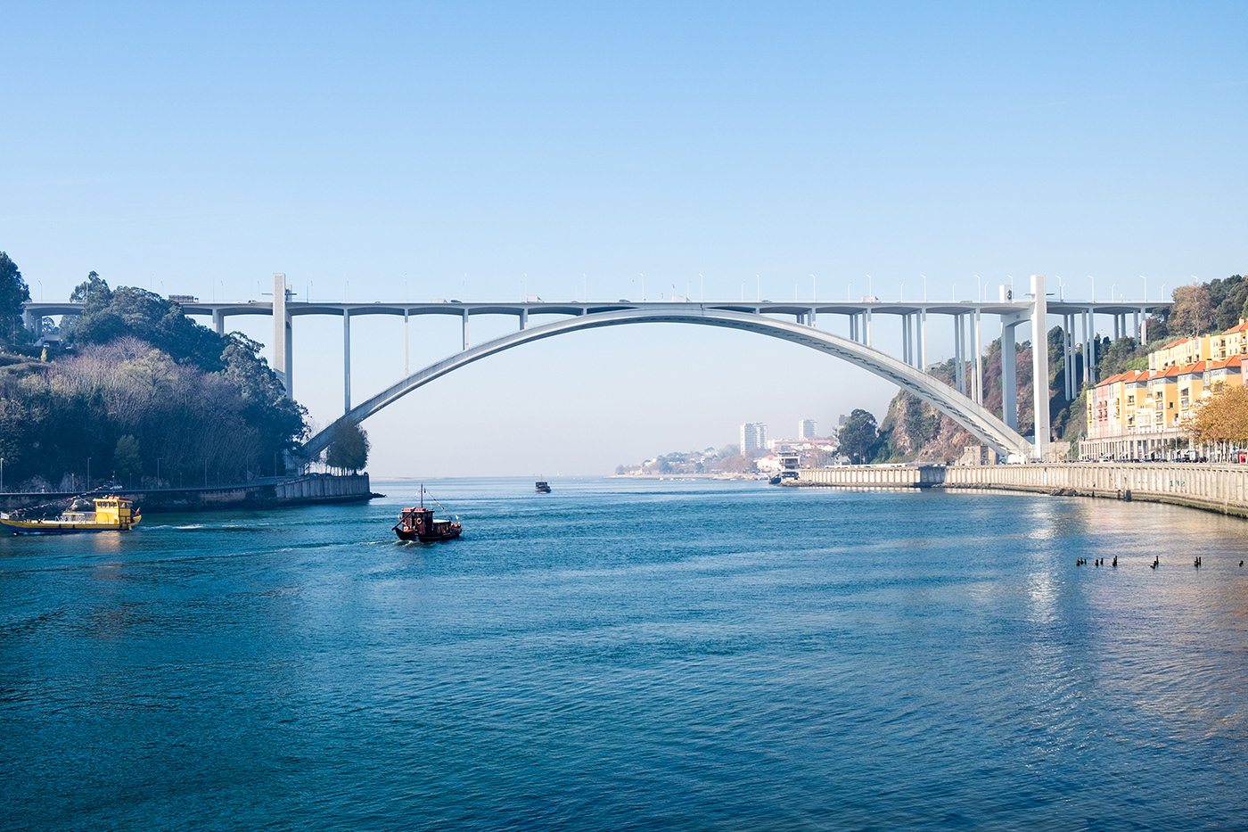 bridge ponte Oporto porto Douro ball sport logo football