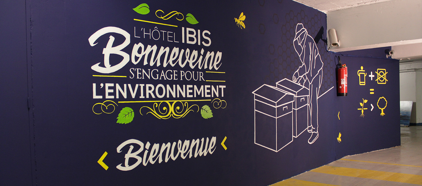 ecologie fresque handmade Ibis hotel marseille