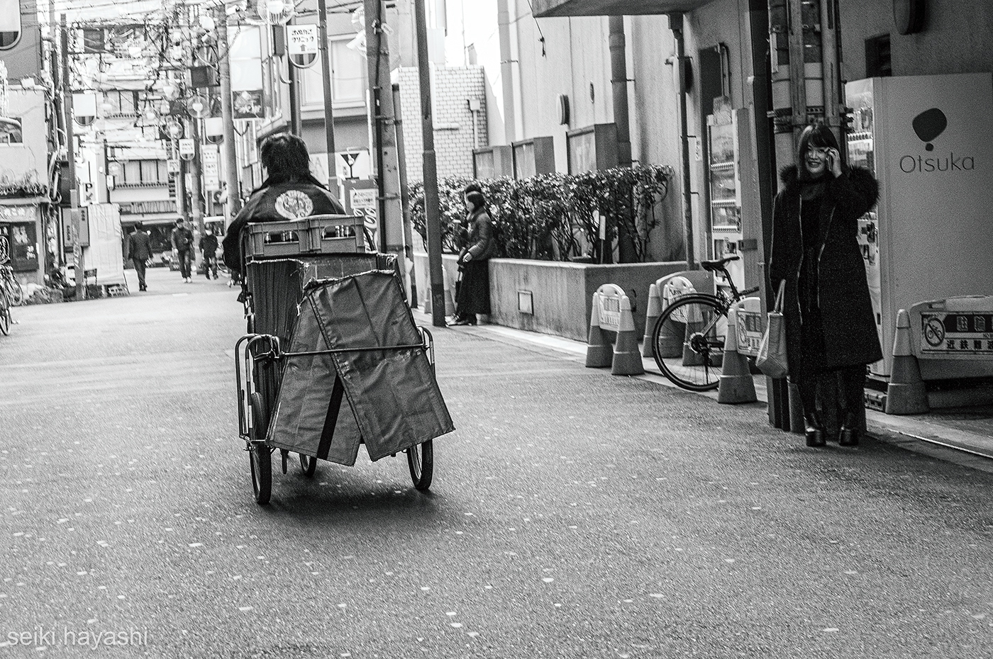 black and white japan Street streetphotography