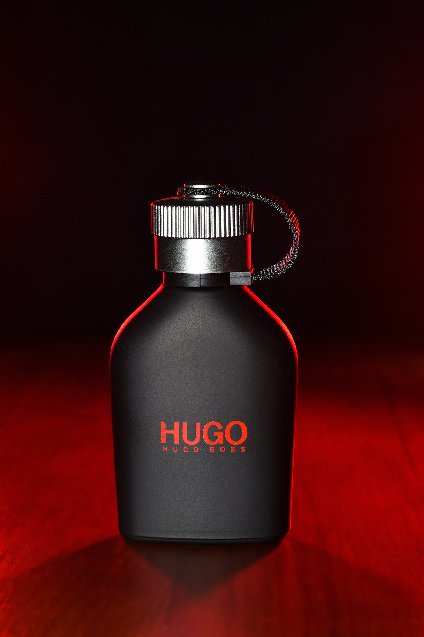 Hugo just different. Hugo Boss just different. Hugo Boss Hugo just different. Hugo Boss just different красный. Boss just different реклама.