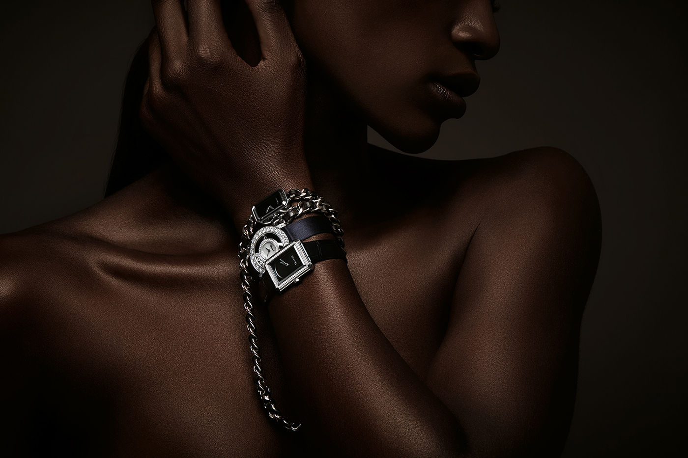 Advertising  watch retouching  retouch beauty highend postproduction skin Darkskin Jewellery