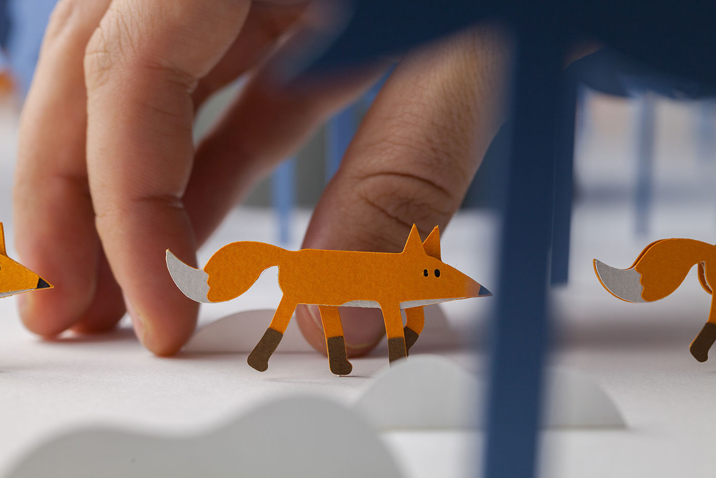 stop motion animation  FOX zoetrope paper craft Christmas loop illusion
