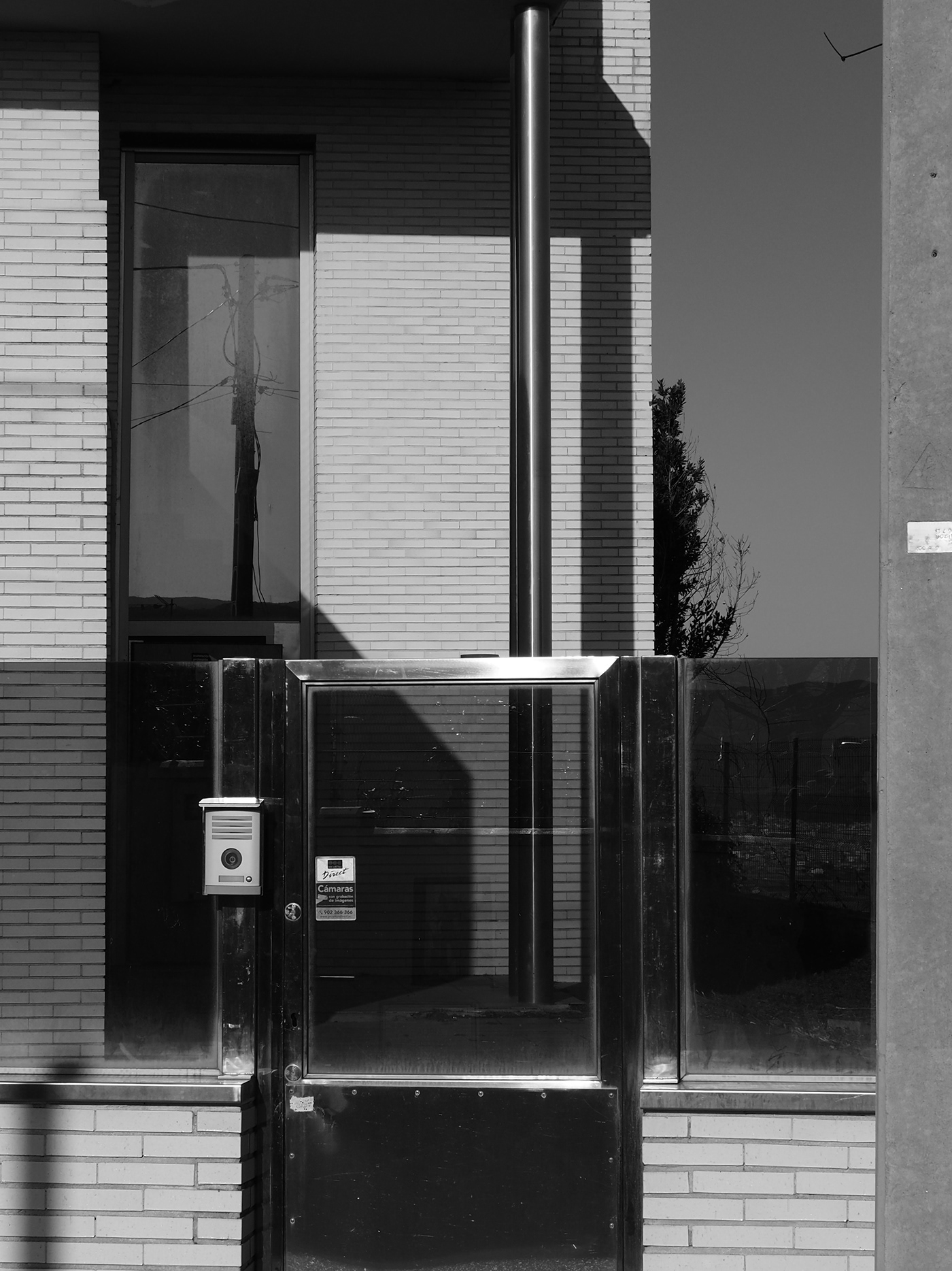 monochrome black and white architecture buildings photografy Residential area urbanització street photografy