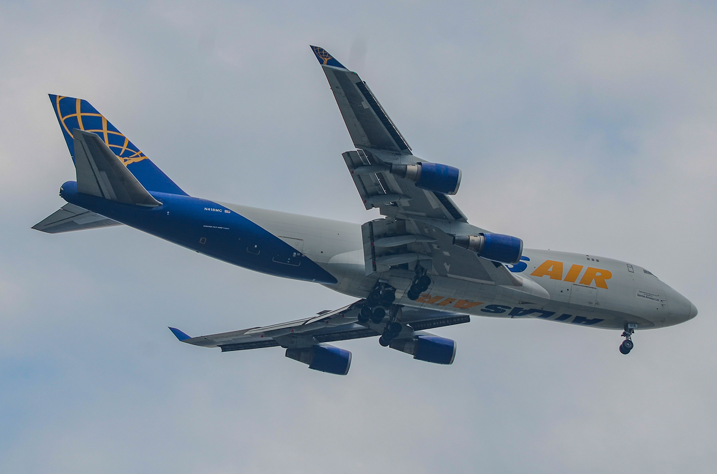 Boeing 747 landing Atlas Air cargo aircraft