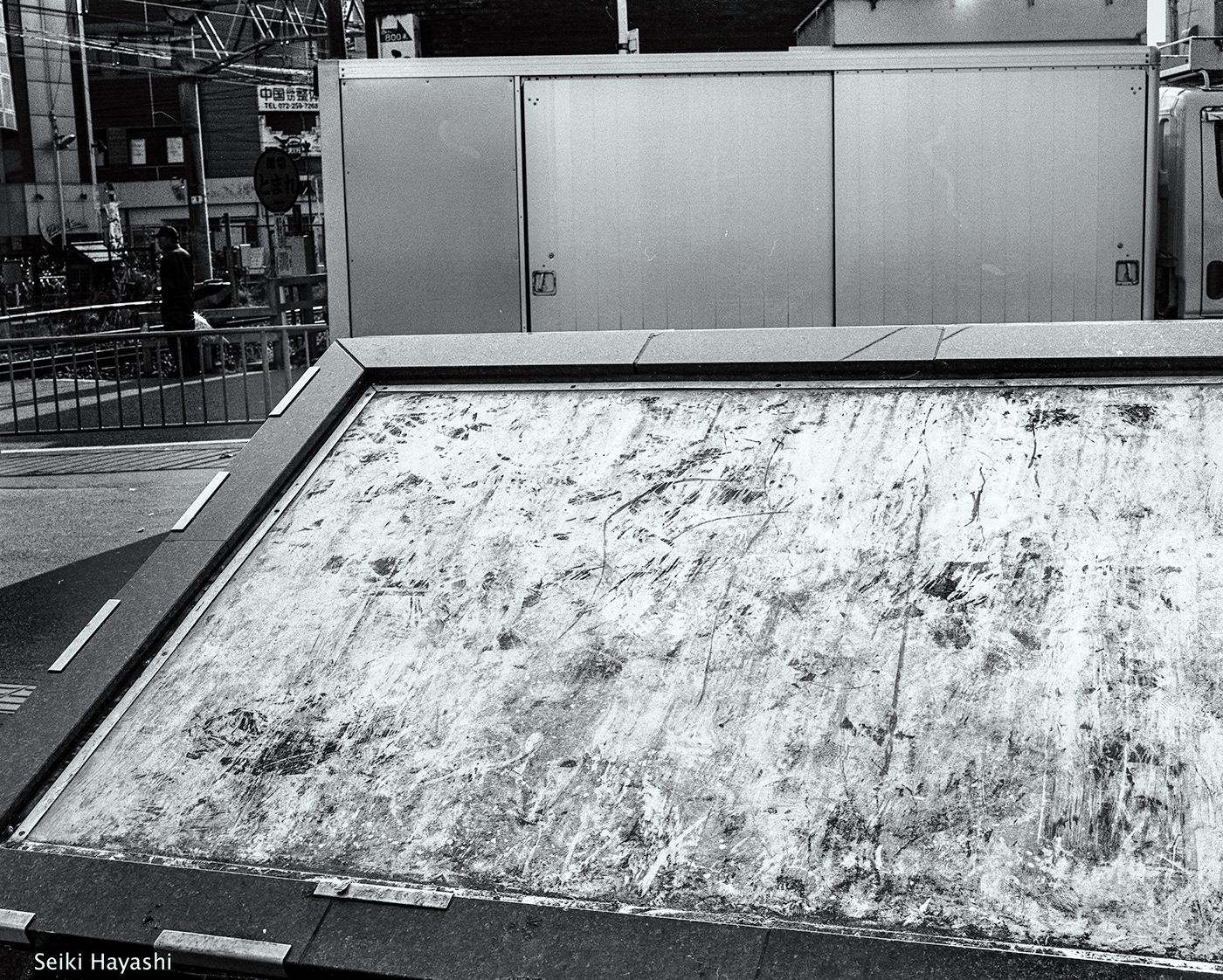 Street city black and white streetphotgraphy japan analog