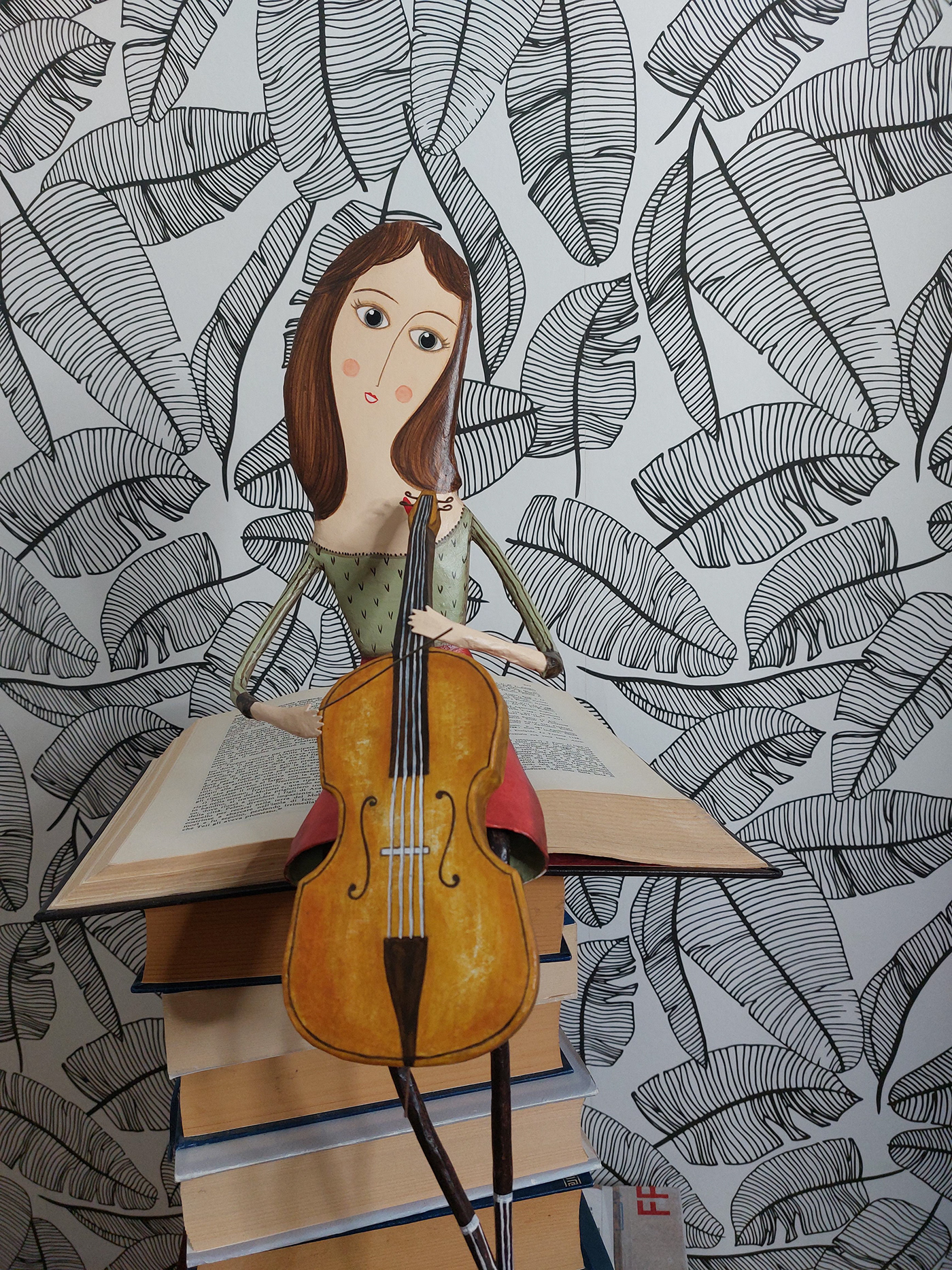 papiermache cartapesta sculpture doll papelmache papermache mariapiagambino MADEINITALY art violinist