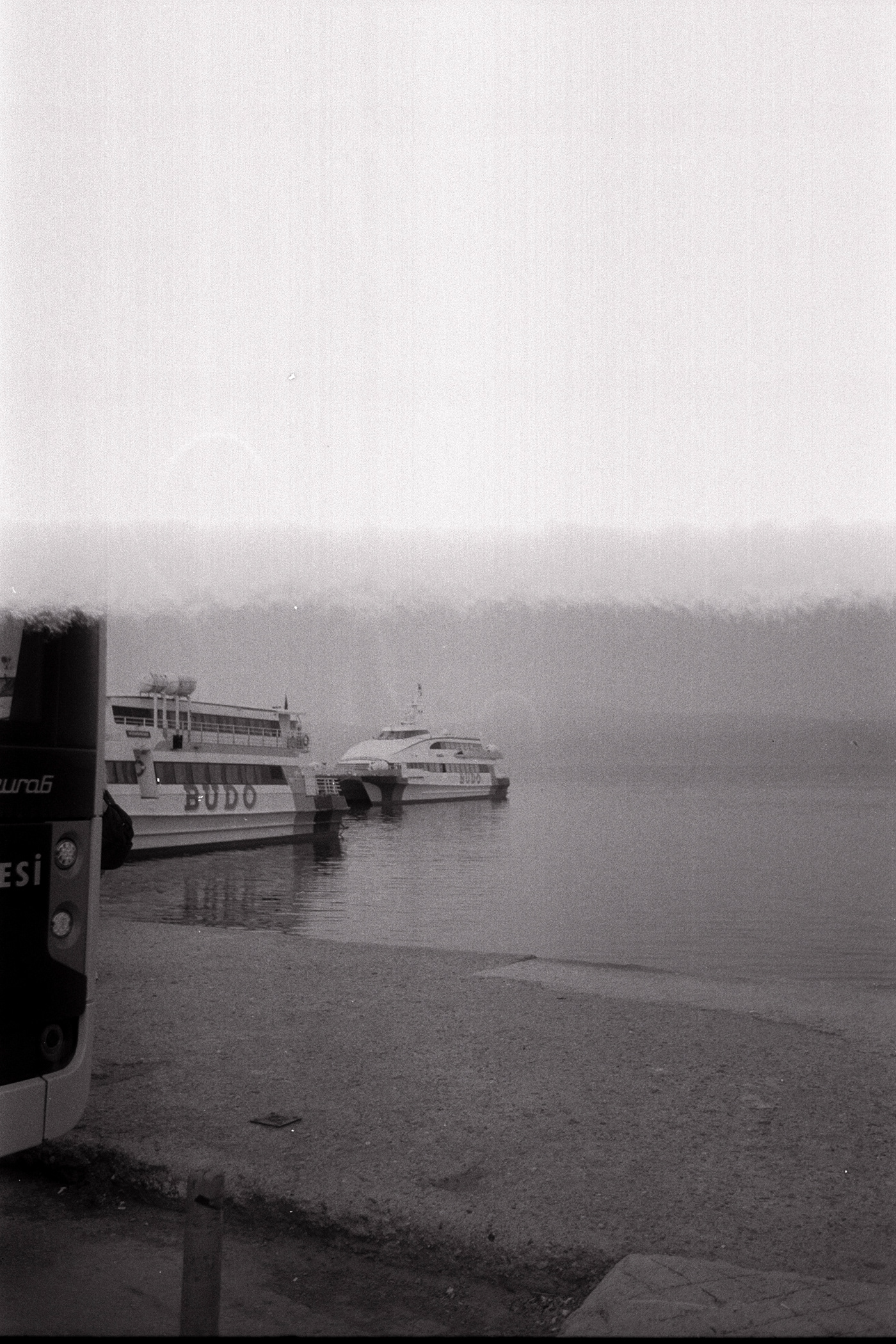 Across of the Sea 35mm bnw film photography ILFORD ISO400 nikkormat Nikon analog photography