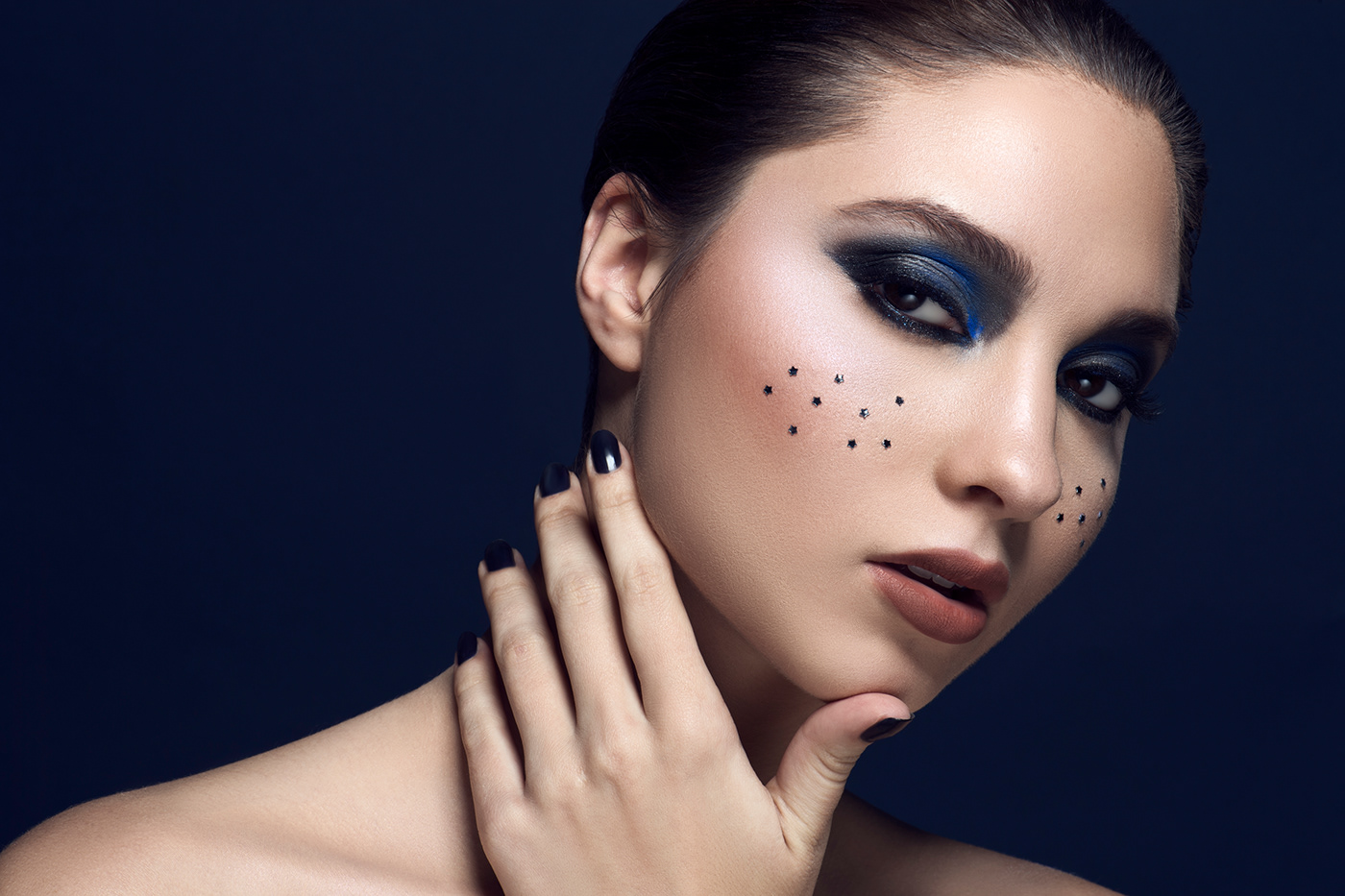 retoucher MUA makeup contrast dark editorial beautyeditorial fashioneditorial Glitter lowkey