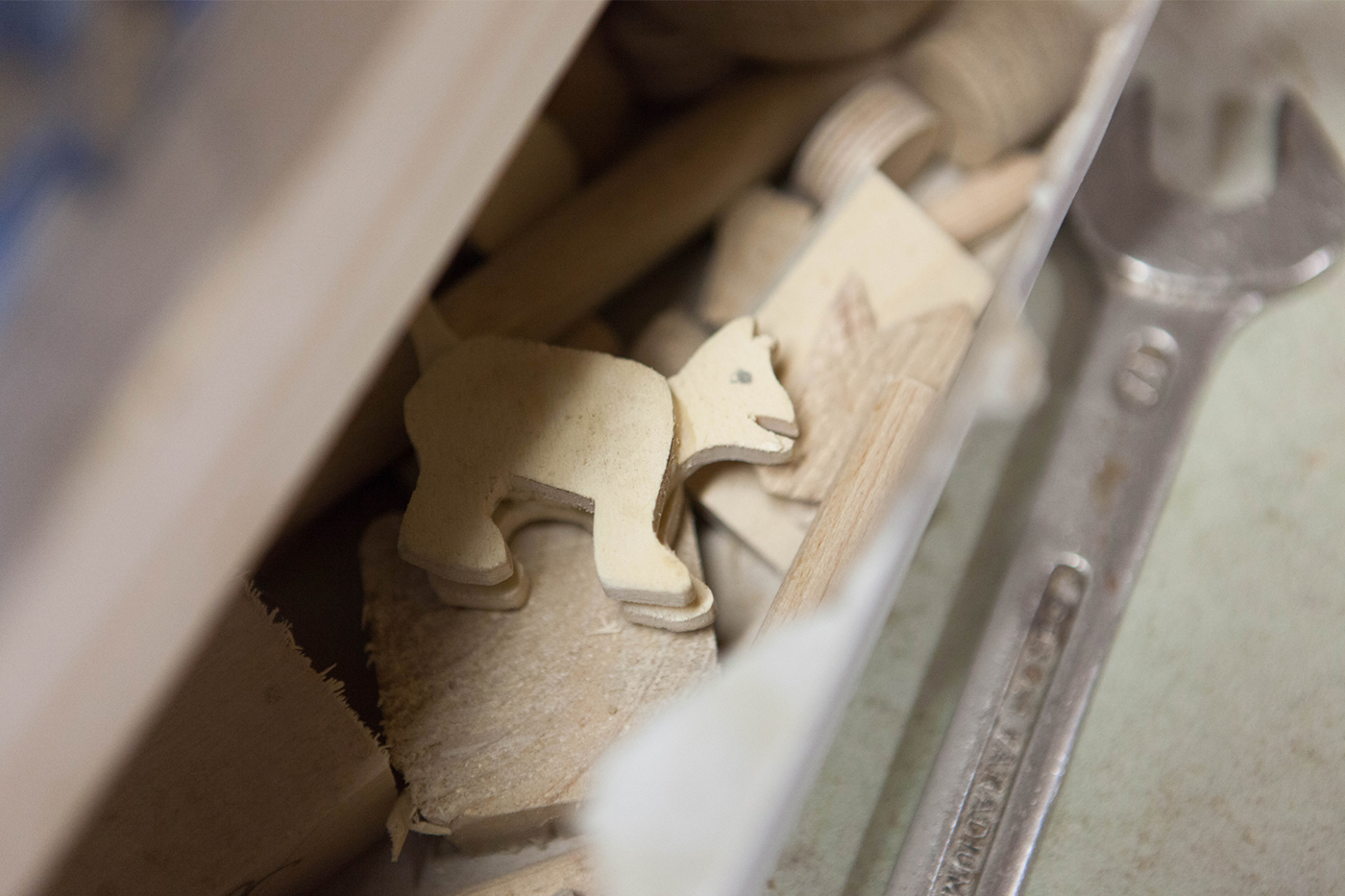 wood Workshop Carpentry joiner tool sawdust sandpaper TIMBER