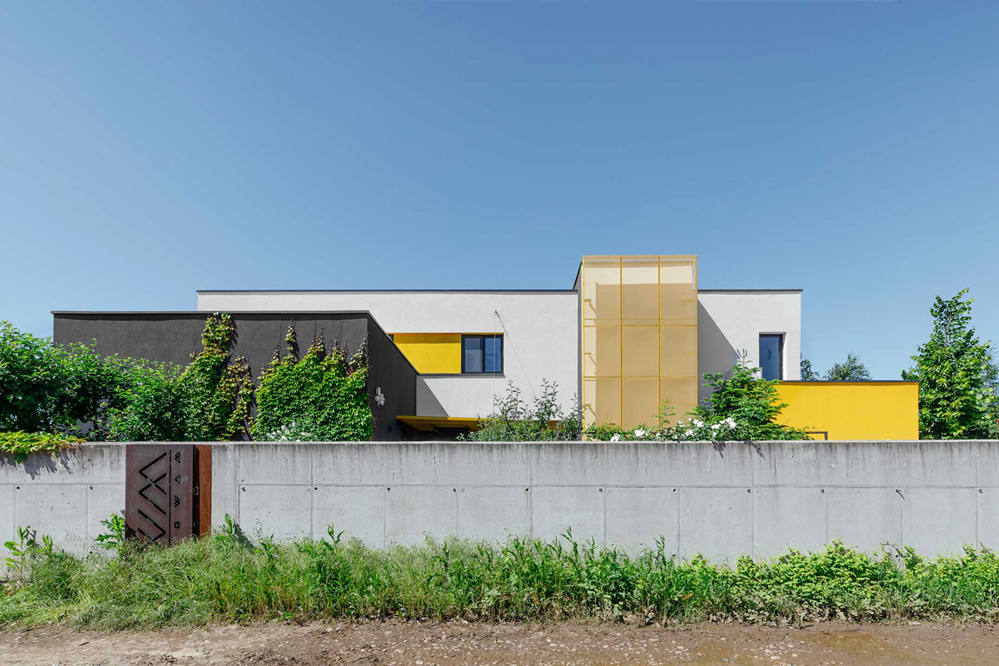 architecture bucharest design Minimalism romania SCANDINAVIANHOUSE YellowHouse YOUNGCOUPLEHOUSE