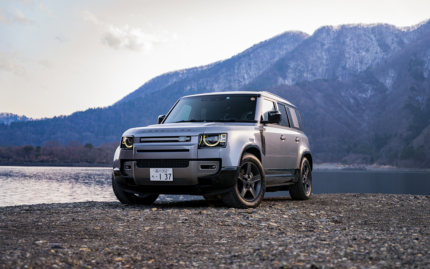 automotive   Automotive Photography car defender editorial japan Land Rover photoshop retouching 
