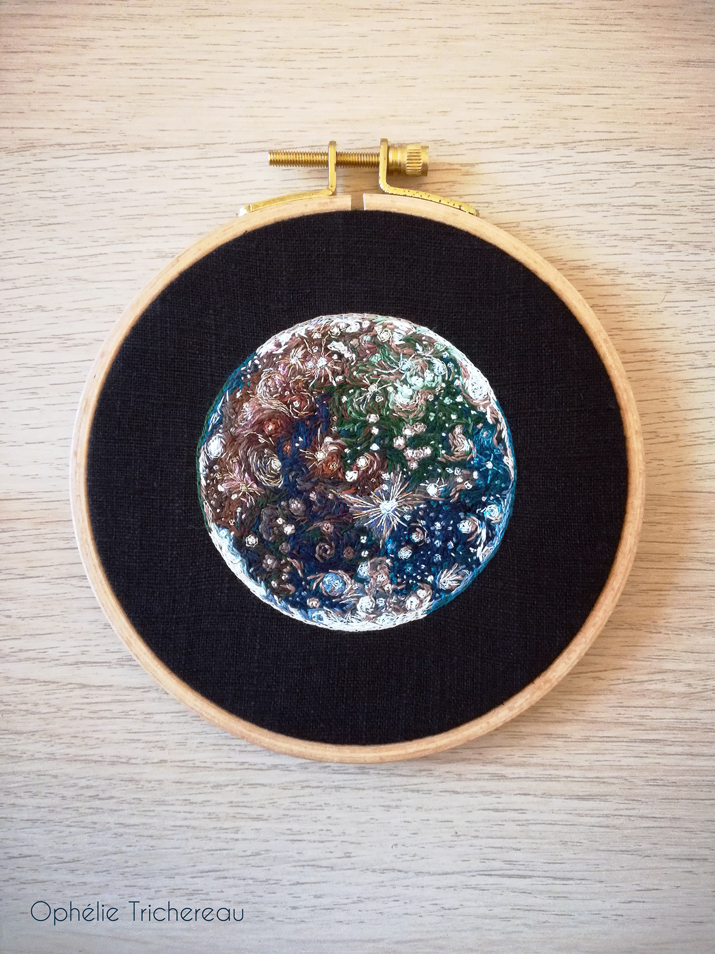broderie callisto Embroidery hand embroidery lune moon planete solar system space art univers