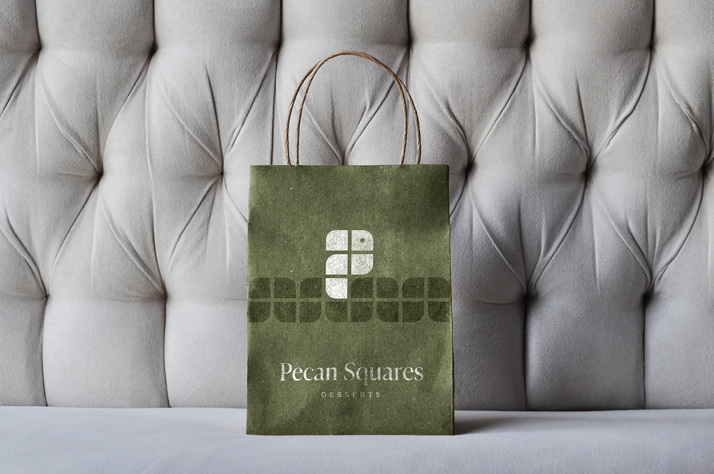 Shopping bag for Pecan Square dessert
