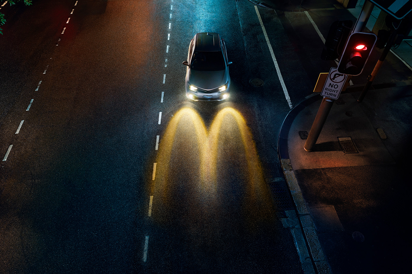 24hr Advertising  Danny Eastwood location maccas night