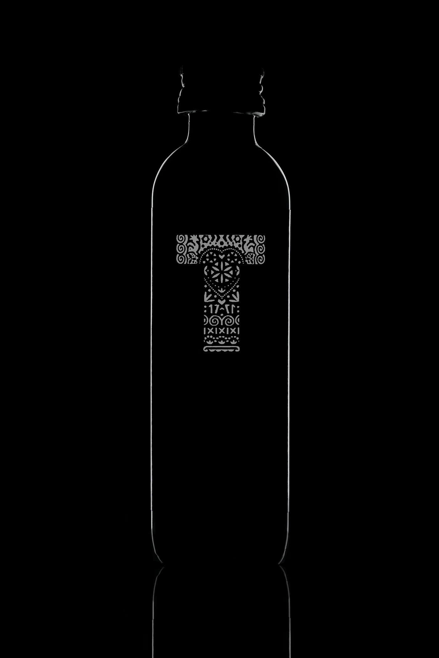 black bottle dark karloff OneLight Photography  product productphotography slovakia tatratea