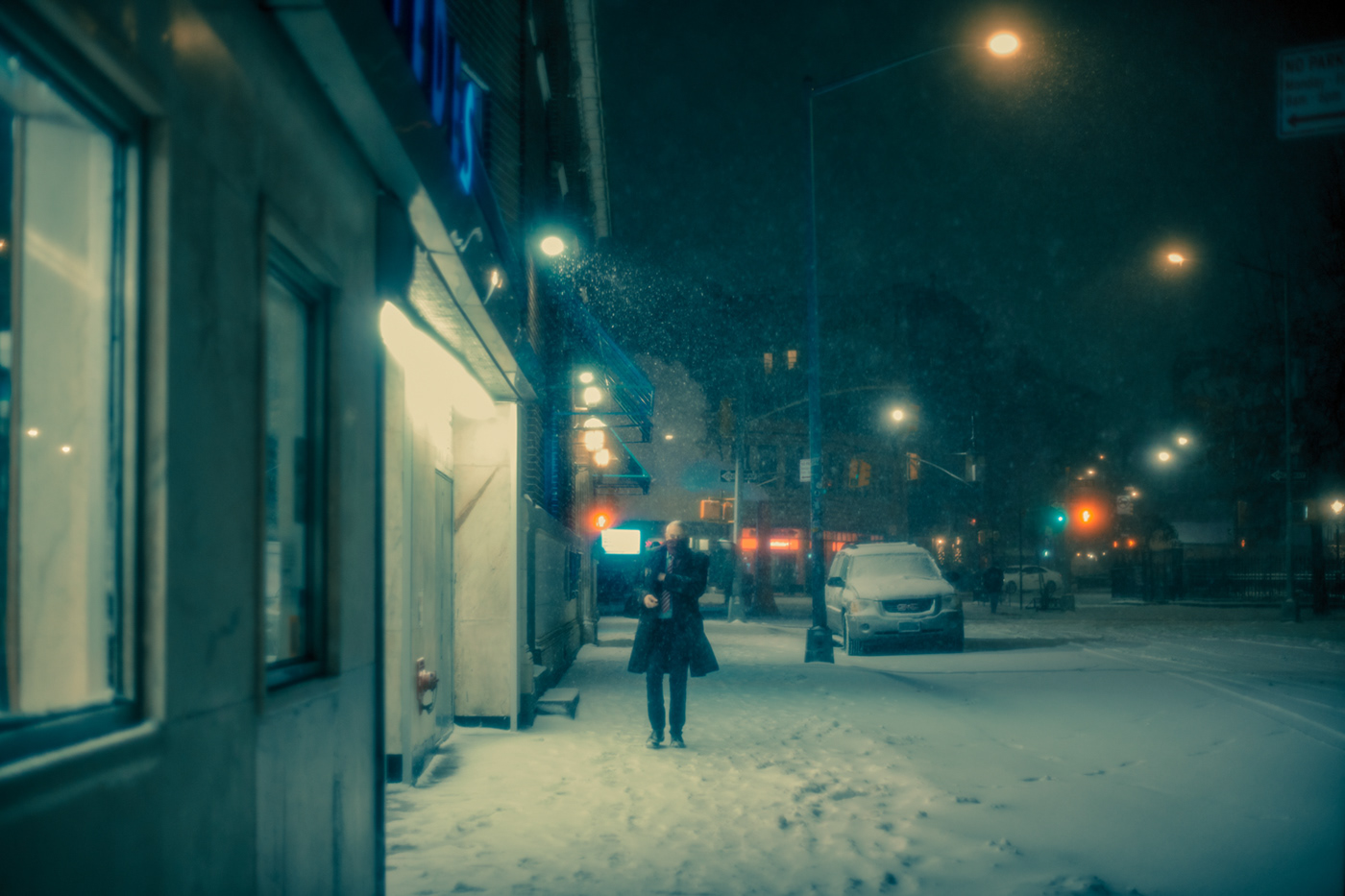 ArtDirection blue cinematic franckbohbot movieset New York people Photography  snow winter
