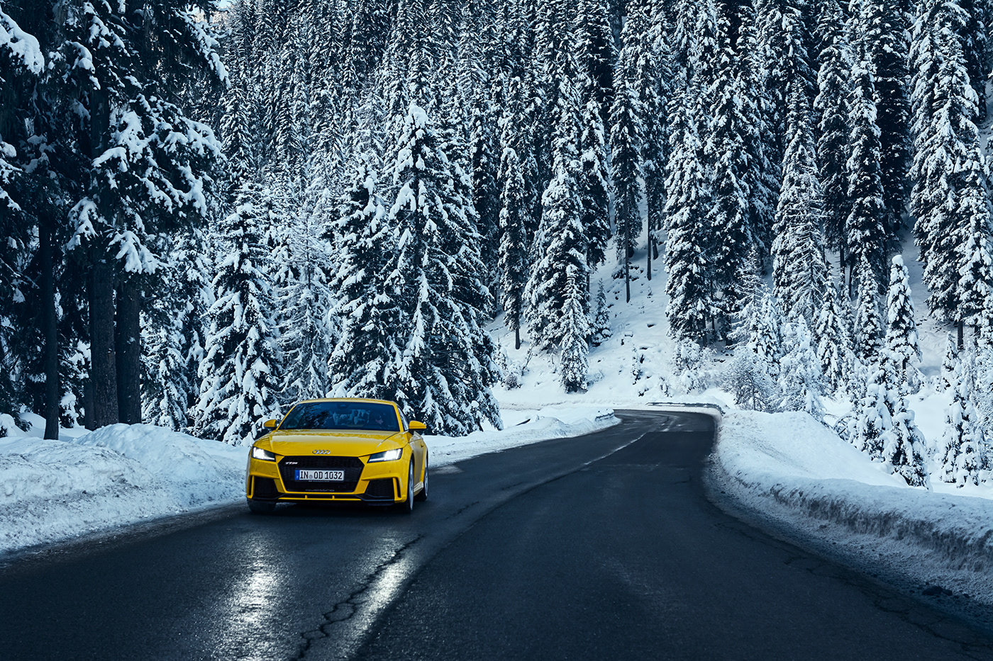 retouch Audi draw color look transportation car automotive   Photography  Performance