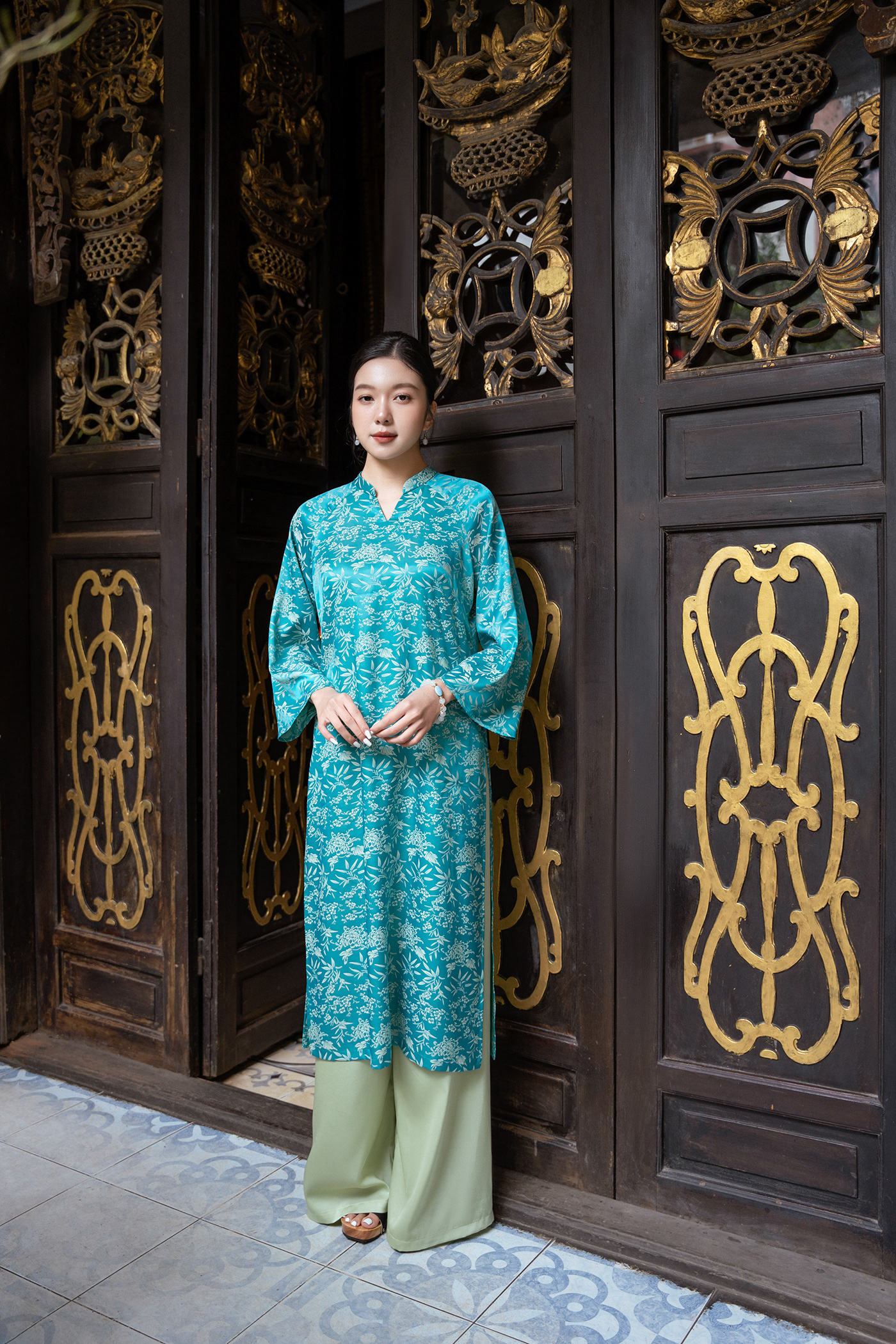 Outdoor Aodai Photography  portrait photographer Fashion  model retouch woman hanoi