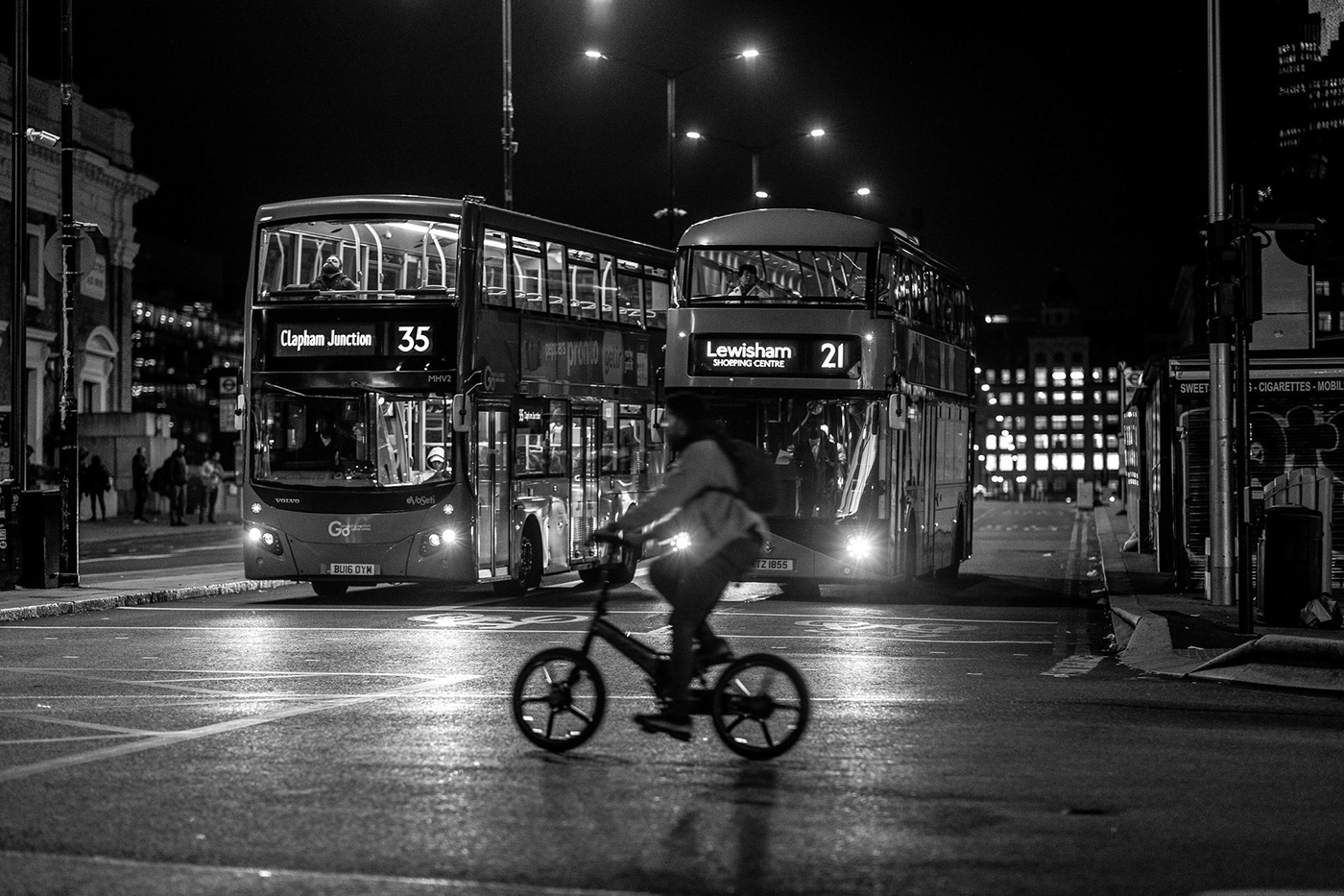 black and white Canon city London monochrome night photography photographer Photography  Shane Aurousseau street photography