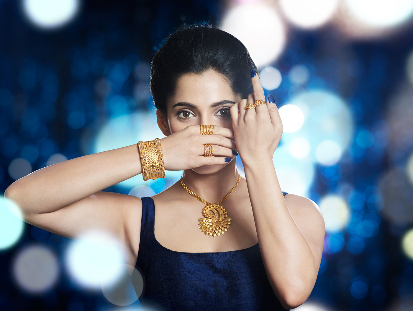 Jewellery actress Priya Bapat.