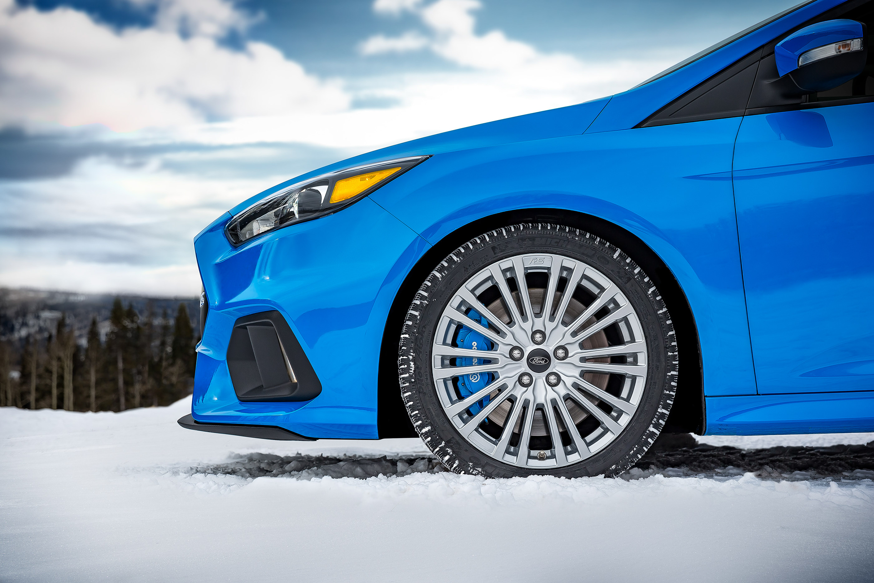 Купить шины фокус. Ford Focus RS Snow Winter. Шины фокус 3 РС. Ford Focus RS. Зимние шины.